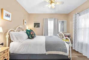 2 bedrooms, desk, iron/ironing board, free WiFi