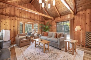 Smart TV, fireplace, offices