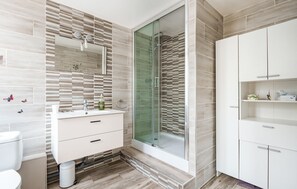 Een douche, een haardroger