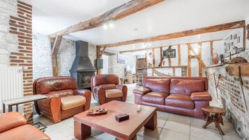 Télévision, cheminée