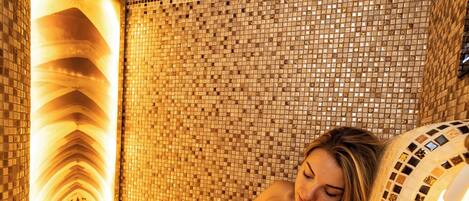 Presidential Studio Suite, 1 King Bed, Private Pool, City View | Bathroom | Separate tub and shower, free toiletries, hair dryer, slippers