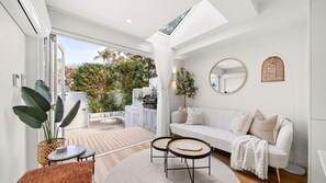 Smart TV - Paddington Perfection (Paddington)