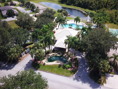 Lake Marion's Finest! Beautiful 2 Bedroom with King Beds, HD & Internet