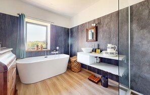 Douche, sèche-cheveux