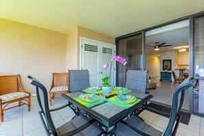 Dining - Kamaole Sands across from beach/entertainment (Kihei)
