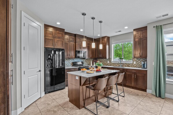 Familienhaus, Stadtblick | Eigene Küche | Großer Kühlschrank, Mikrowelle, Ofen, Herdplatte