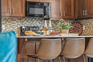 Familienhaus, Stadtblick | Eigene Küche | Großer Kühlschrank, Mikrowelle, Ofen, Herdplatte