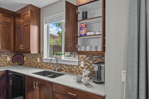 Familienhaus, Stadtblick | Eigene Küche | Großer Kühlschrank, Mikrowelle, Ofen, Herdplatte