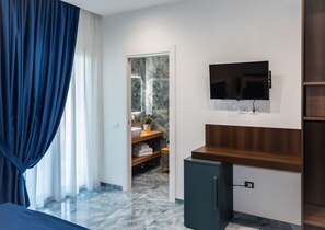 Classic Room, City View | In-room safe, blackout drapes, soundproofing, free WiFi - Maison Matie B&B Ercolano (Ercolano)