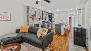 Leilighet – comfort, byutsikt | Oppholdsområde