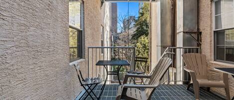 Comfort Apartment, Kitchen, City View | Terrace/patio