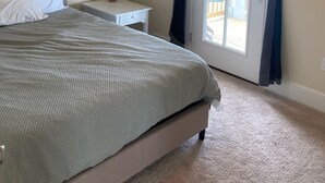 Room - Pleasant 4-bedroom house in New Roads with WiFi. (New Roads)