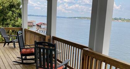 Pleasant 4-bedroom house in New Roads with WiFi.