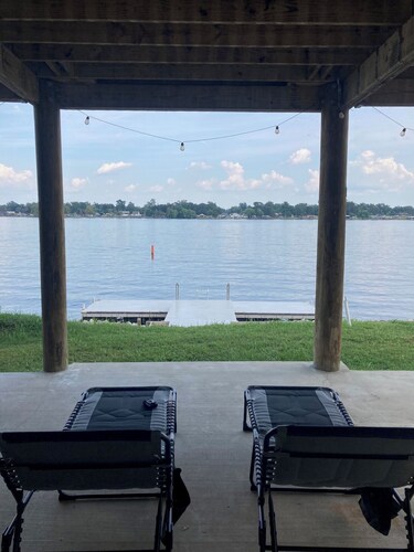 Pleasant 4-bedroom house in New Roads with WiFi.