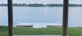 Pleasant 4-bedroom house in New Roads with WiFi.