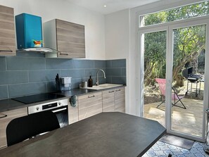 Fridge, microwave, oven, dishwasher - 1007 Ker Jean Louis - 7-room house 300m from the beach (PLENEUF VAL ANDRE)