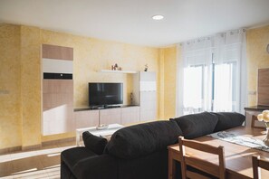 Smart TV y chimenea 