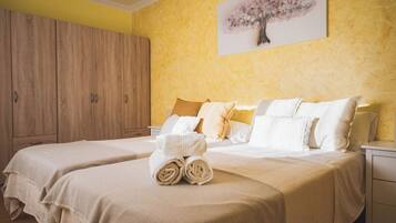 2 bedrooms, iron/ironing board, free WiFi, bed sheets