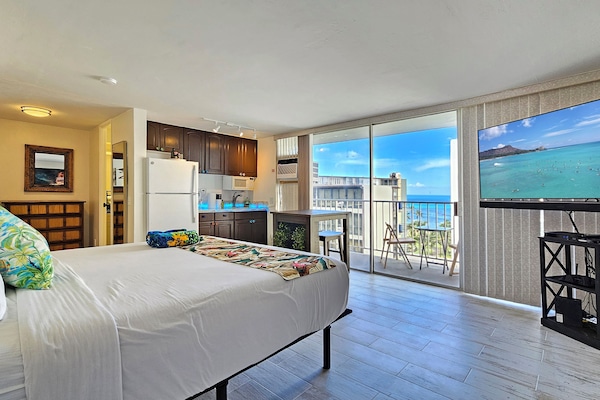 Escriptori, wifi i roba de llit