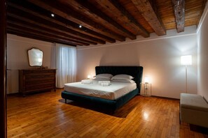 2 slaapkamers, een strijkplank/strijkijzer, wifi, beddengoed