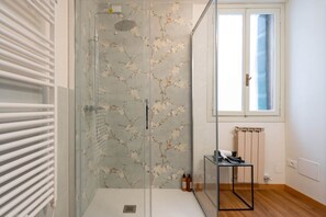 Shower, hair dryer, bidet, towels - Cosy house in city centre (Venezia)