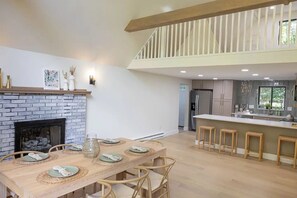 Dining - The Green Gable- Arrowhead Lake - NEW (Pocono Lake)