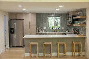 Private kitchen - The Green Gable- Arrowhead Lake - NEW (Pocono Lake)