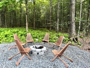 Property grounds - The Green Gable- Arrowhead Lake - NEW (Pocono Lake)