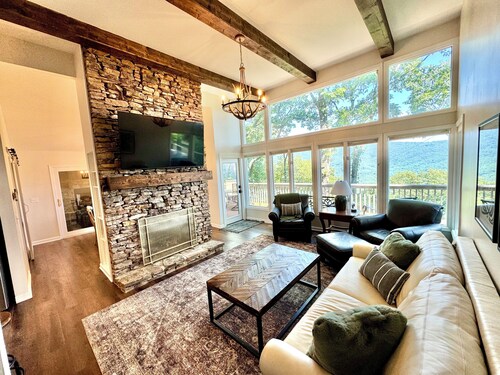 Big Canoe Year Round Long Range Views with Hot Tub 