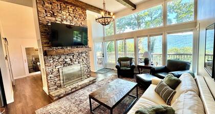 Big Canoe Year Round Long Range Views with Hot Tub