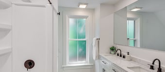 2 MI to Notre Dame: Dog-Friendly Home w/ yard!