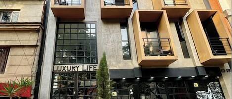 Fachada de la propiedad