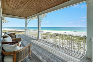 Property grounds - LARGE PRIVATE BEACH HOUSE W/PRIVATE POOL ON THE BEACH! (Orange Beach)