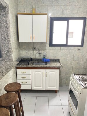 Apartment | Private kitchen | Cookware/dishes/utensils, dining tables