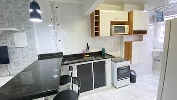 公寓 | 私人厨房 | 厨具/餐具、餐桌