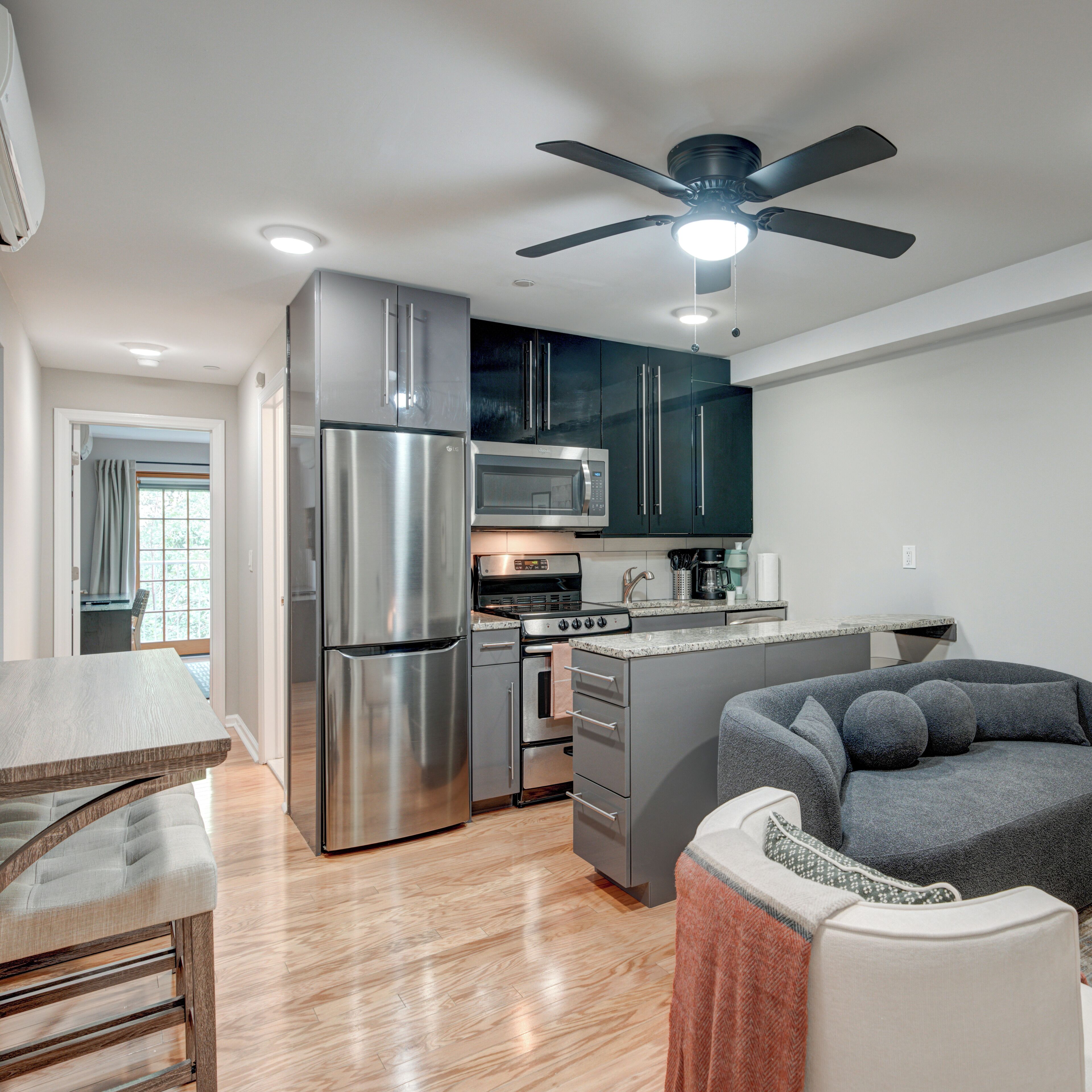 Leilighet – comfort, balkong, byutsikt | Oppholdsområde