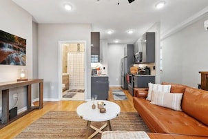 Apartamento Signature, cocina, vistas a la ciudad | Zona de estar