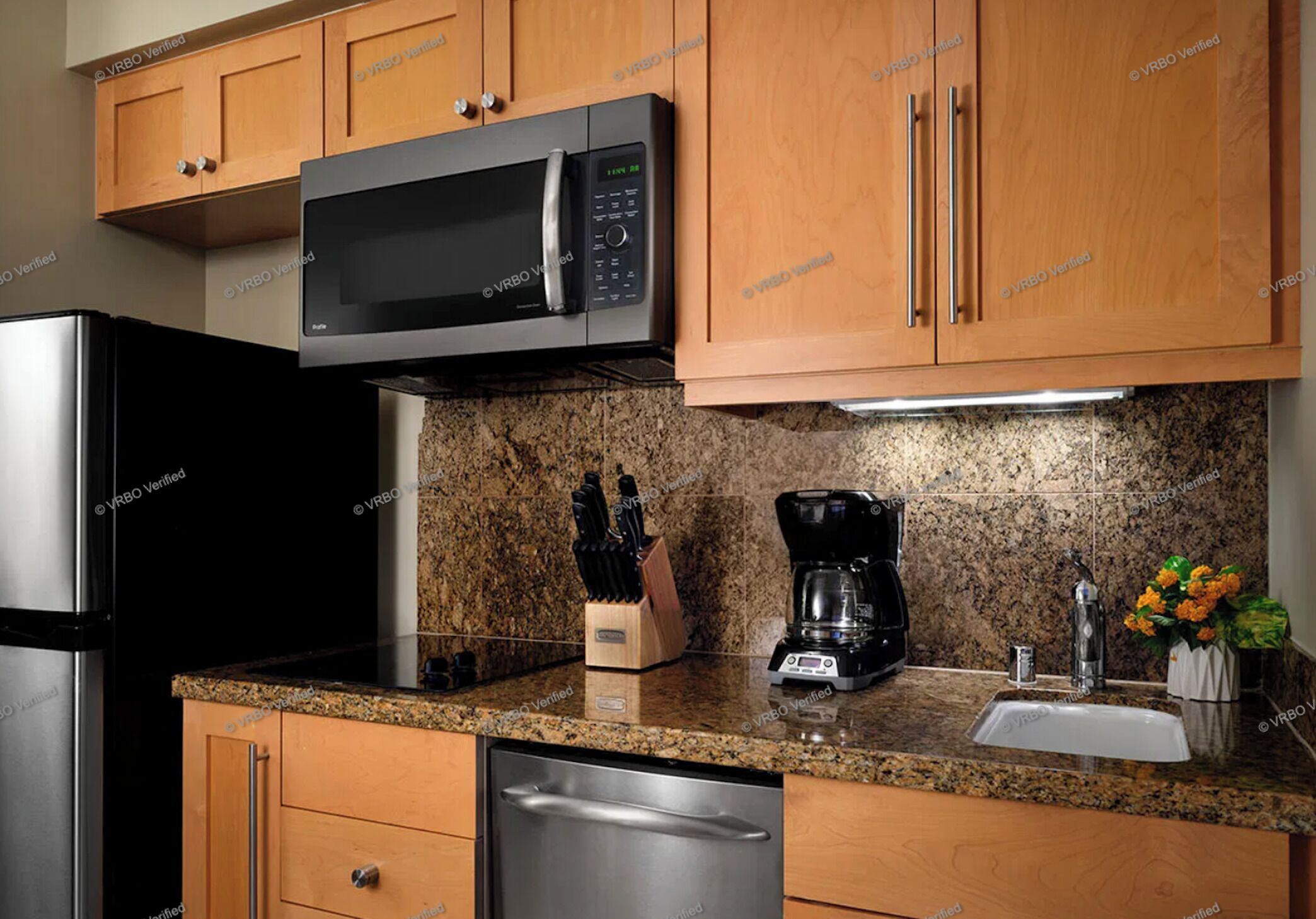 Paradise Awaits: Luxurious Oceanfront Hawaiian Escape - Sleeps 4 - Photo 5