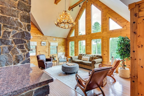 Spacious Wilmington Cabin: Walk to Lake