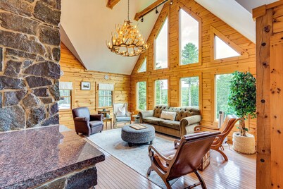 Spacious Wilmington Cabin: Walk to Lake