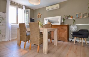 Dining - Amazing home in Arles (Arles)
