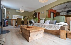 TV, fireplace, ping pong - Amazing home in Arles (Arles)