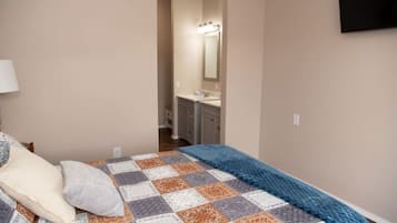 2 habitaciones, tabla de planchar con plancha, wifi y ropa de cama