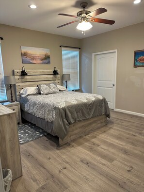 2 bedrooms, iron/ironing board, WiFi, bed sheets
