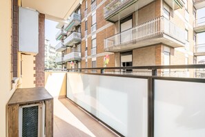 Property grounds - GuestHost - Forlanini M4 Modern Apartment with Balconies (Milano)