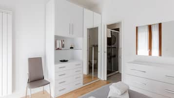 2 slaapkamers, een strijkplank/strijkijzer, wifi, beddengoed