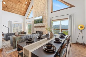 Dining - Discount Attraction Tickets! BEST Mtn Views w/Hot Tub, Sauna, FirePit, Game Rm (Gatlinburg)