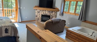 The Happy Traveler - Cabin at Starved Rock State Park