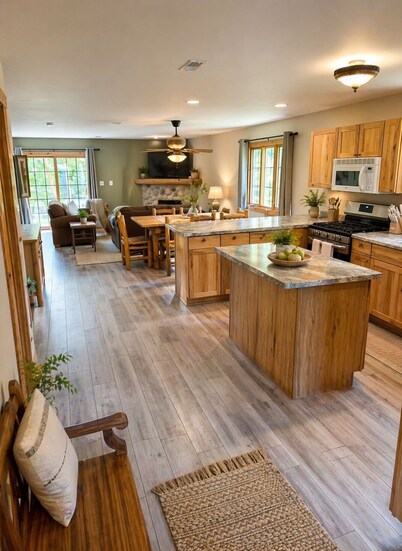NEW! The Happy Traveler - Cabin at Starved Rock State Park