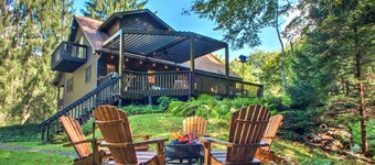 Ballard Creek House | Creekside Cabin in the Mountains